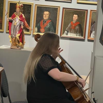 Iga Marta Ludkiewicz koncert solowy na wiolonczeli
